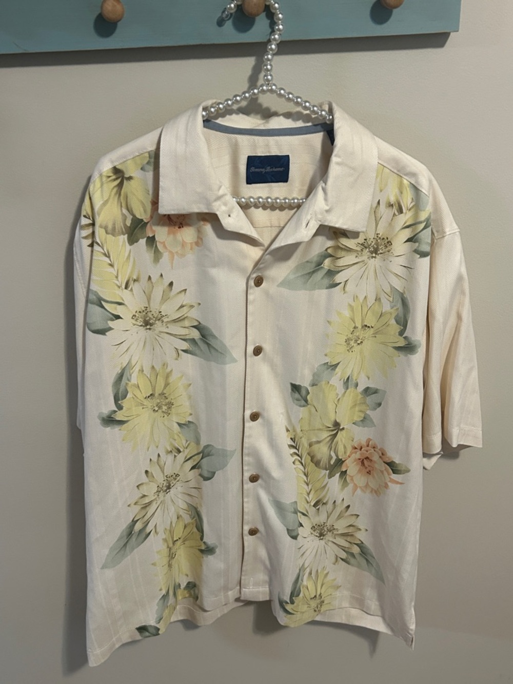 Tommy Bahama XL 100% Silk Floral Hawaiian Camp Shirt